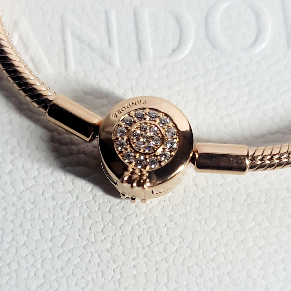 PANDORA Moments Sparkling Crown O Pavé Clasp Snake Chain Rose Gold Bracelet 7.1" - Picture 2 of 4